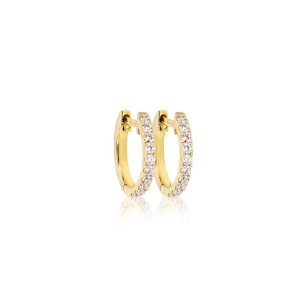 Diamond huggies with an inner diameter of 10mm made of 14K yellow gold