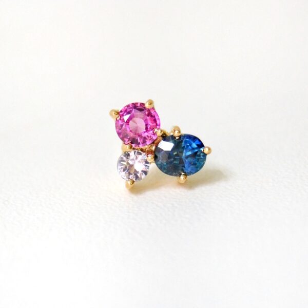 Sapphire earstud with colorful sapphires and 18K yellow gold