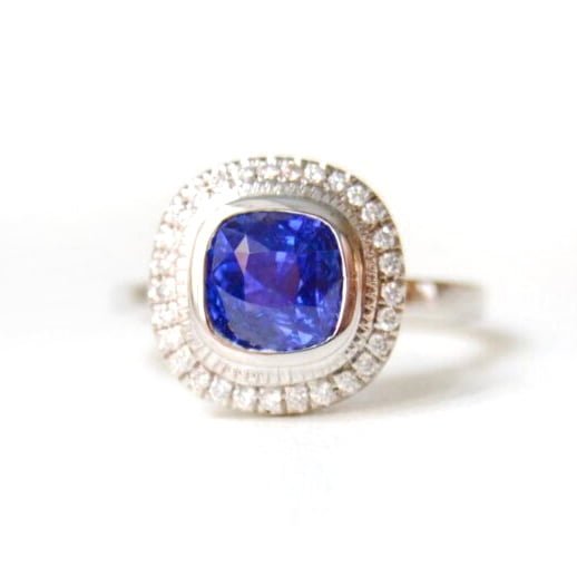Cornflower blue sapphire ring with diamonds set in 18k white gold