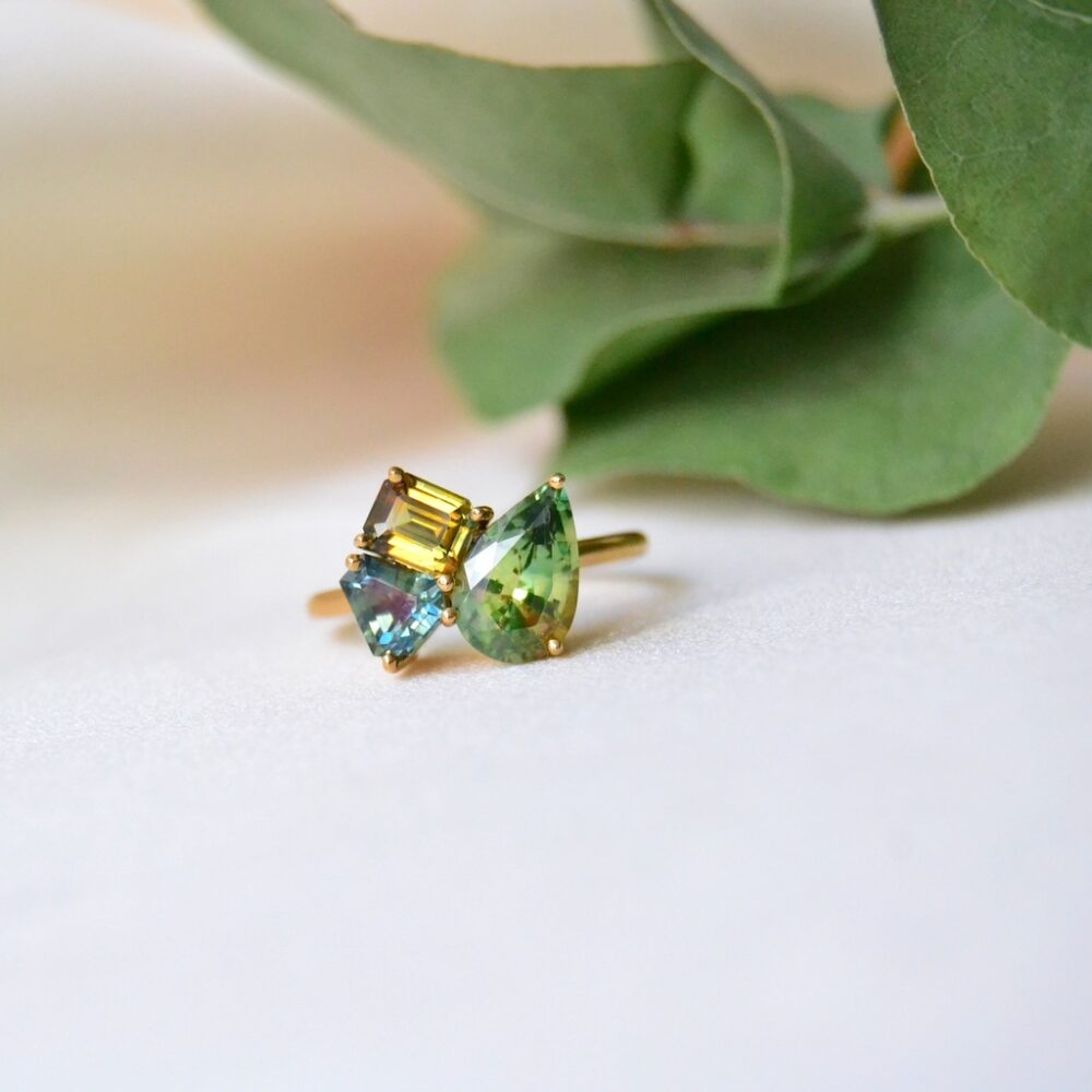 Green sapphire cluster ring
