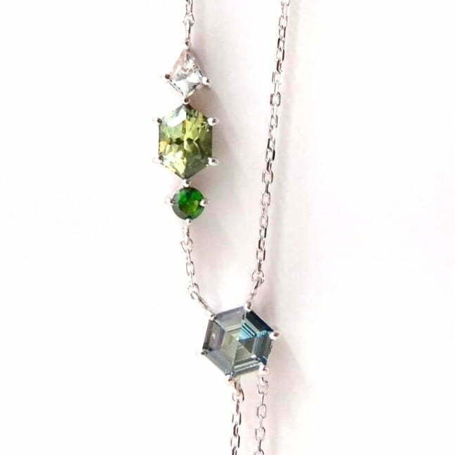 Sapphire necklace with tsavorite set in 18k white gold