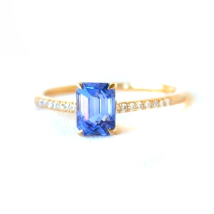 blue sapphire engagement ring with diamonds