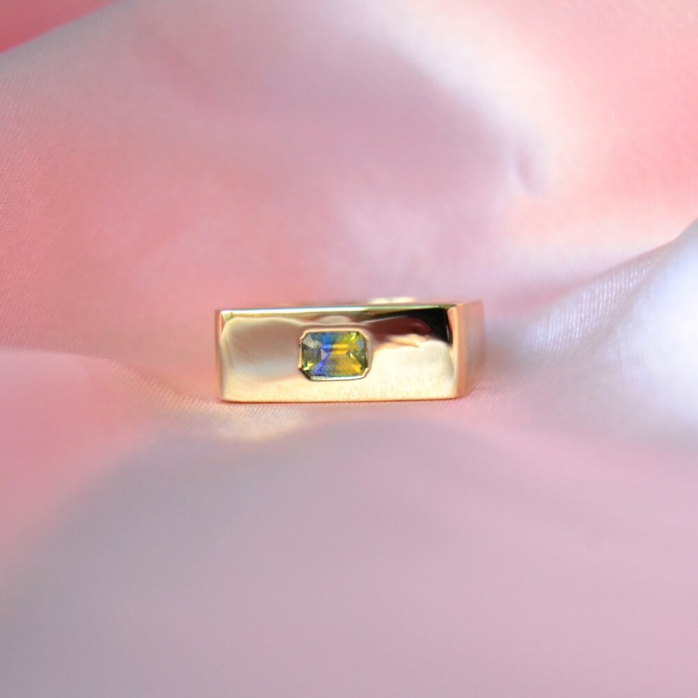 Bi-color sapphire square ring