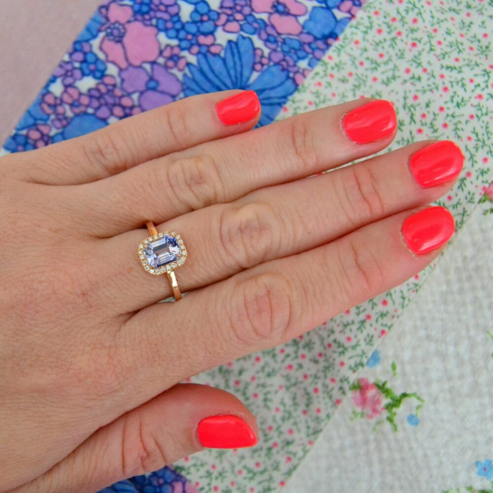 Bi-color sapphire halo ring