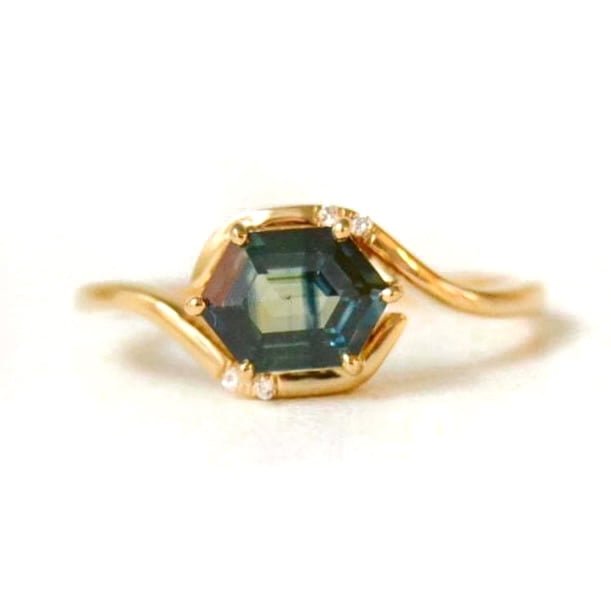 bi-color sapphire Ring with diamonds set in 18k yellow gold