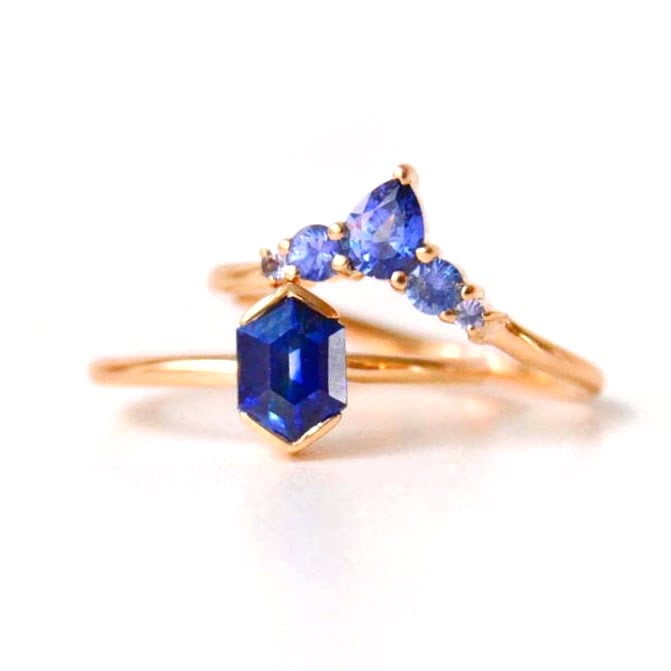 Ring stack with sapphires made of 18k yellow gold