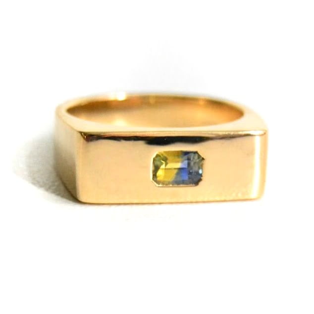 Square ring with bi-color sapphire