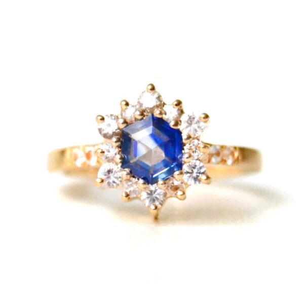 Snowflake ring with sapphires set in 18k yellow gold