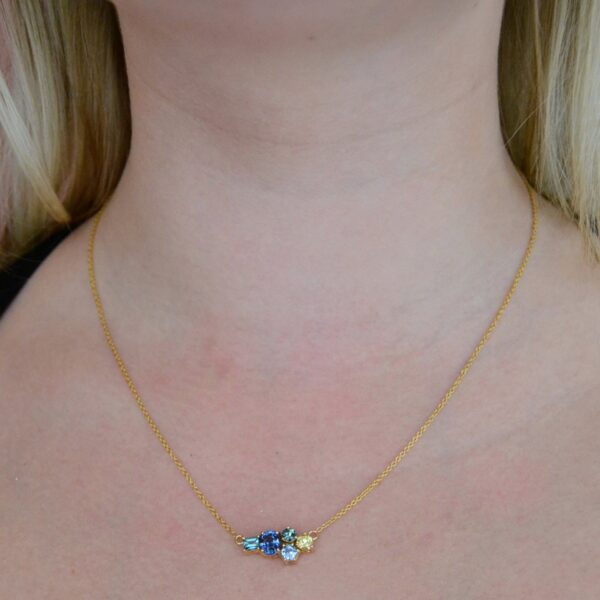 Cluster necklace with sapphires