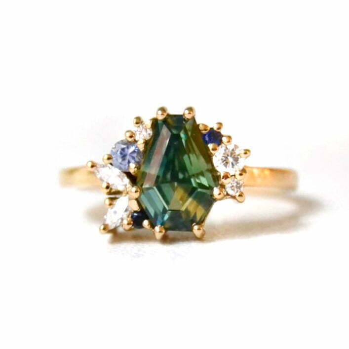 Sapphire cluster ring With diamonds set in 18k yellow gold