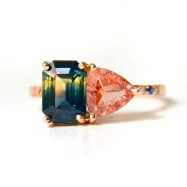 Sapphire toi et moi ring With tourmaline and sapphire set in 18k rose gold