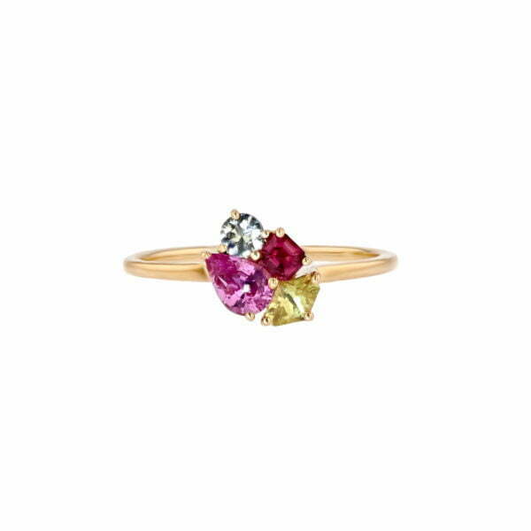 Cluster ring with sapphires set in 18K yellow gold