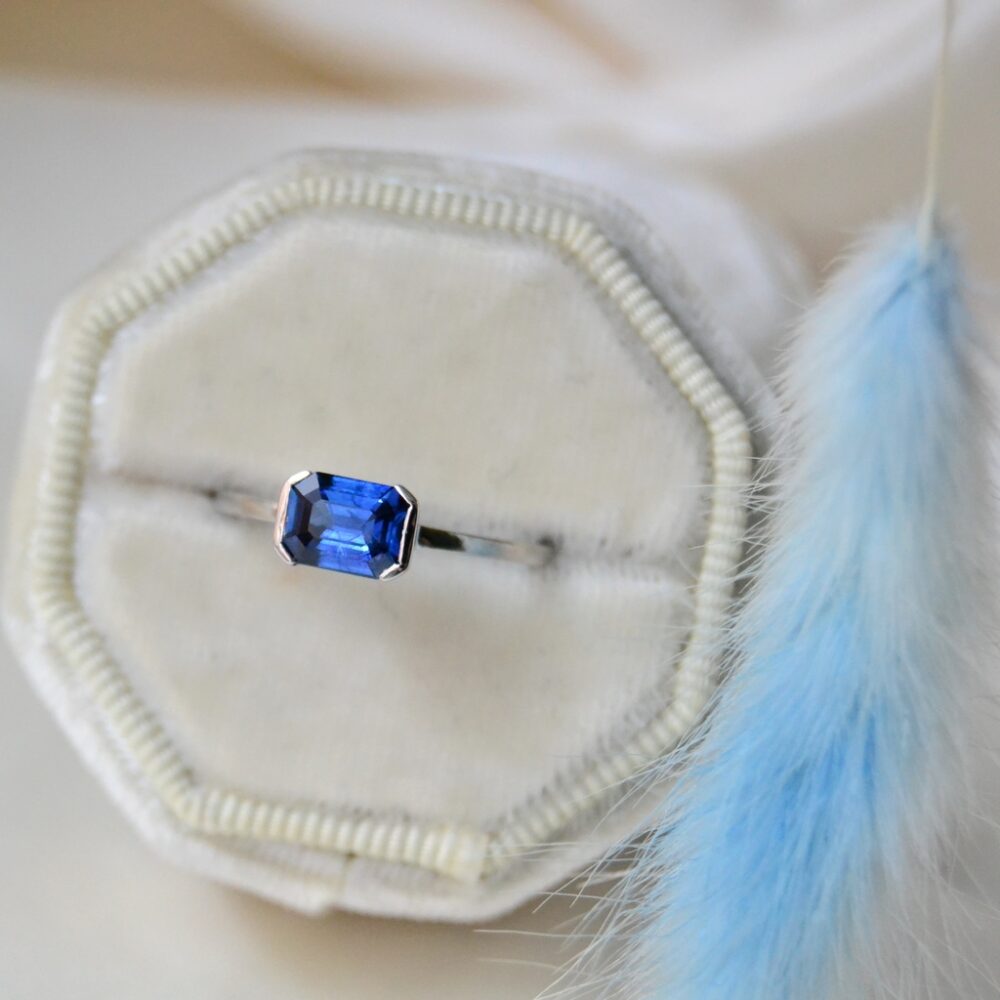 Blue sapphire ring