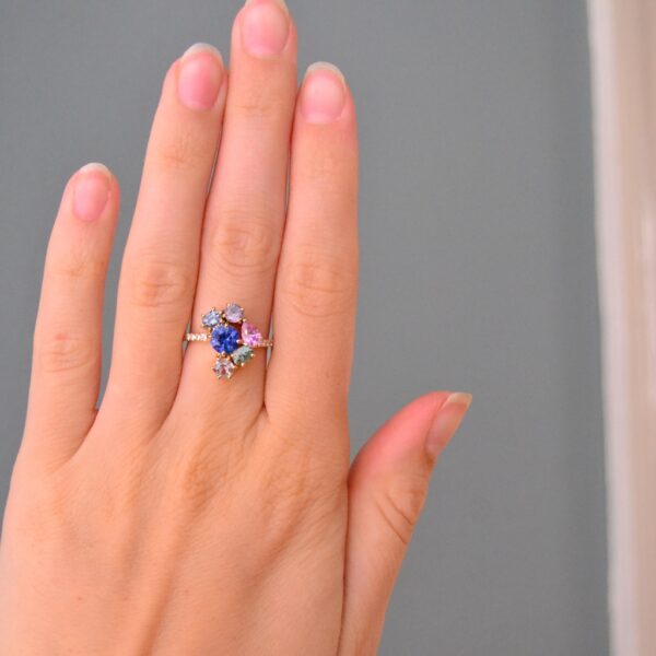 Blue sapphire cluster ring