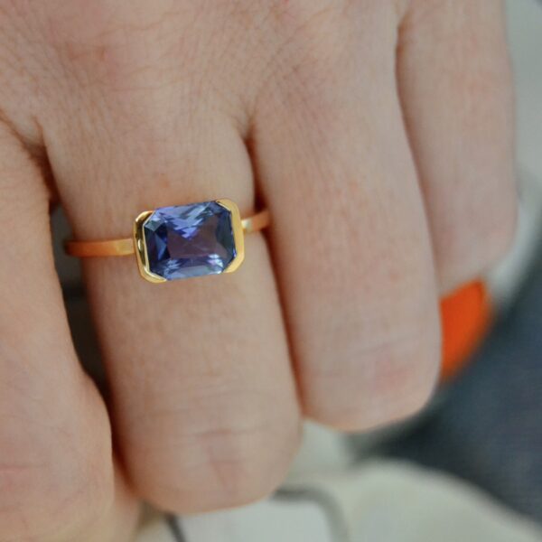2.17ct blue sapphire east west ring