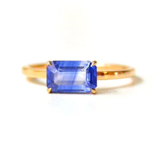 Bi-color sapphire ring made of 18k yellow gold