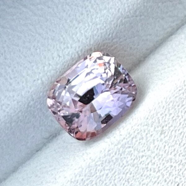 Cushion baby pink sapphire