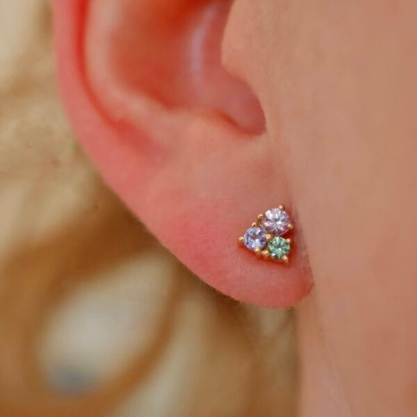 Varnaya Ear Studs No 5 (pair)