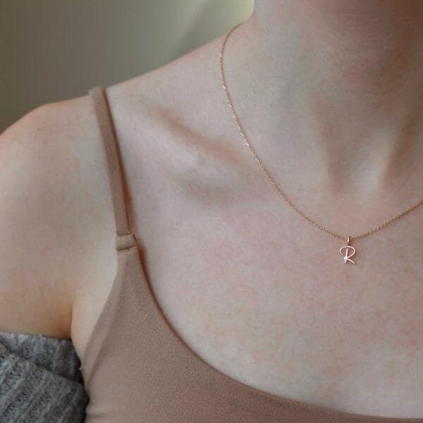 Letter pendant – R