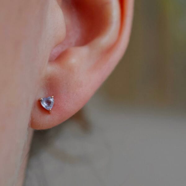 Heart shaped blue sapphire ear stud (sold as single)