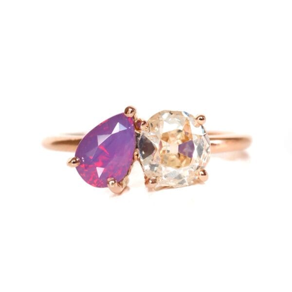 Opalescent sapphire toi et moi ring