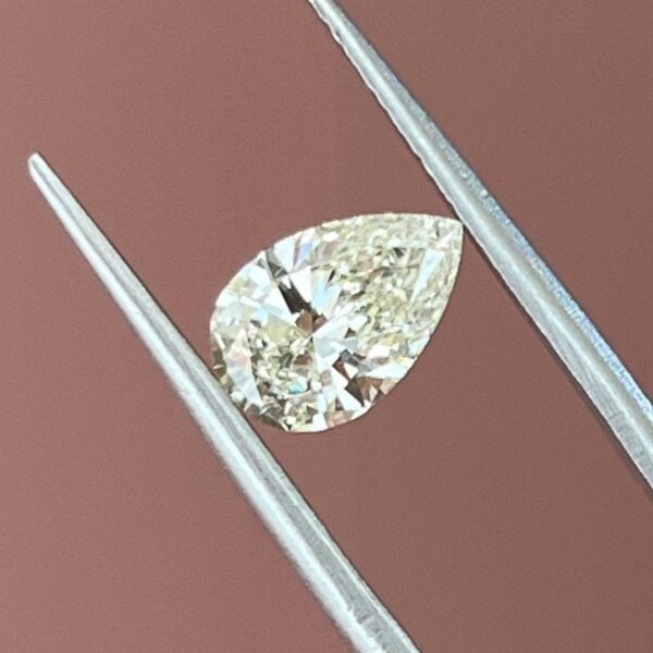 Pear shaped diamond
