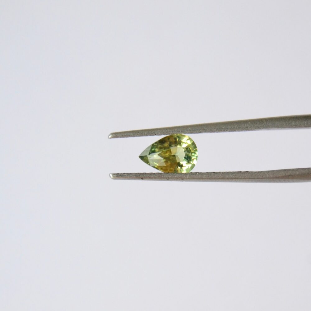 Green sapphire pendant with diamonds