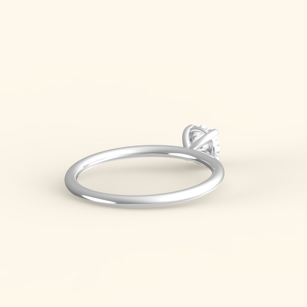Brilliant cut engagement ring 4 prongs